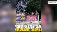 VIDEO: Aksi Unjuk Rasa Tolak Konser Band Coldplay