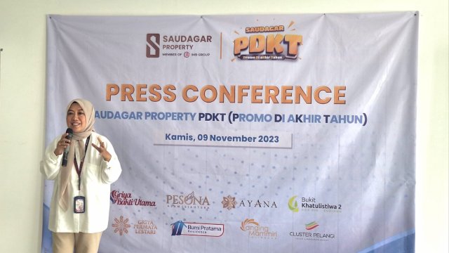 Head of Marketing Saudagar Properti Astati Anudiah saat press conference program PDKT. Foto: Sri Wahyu Diastuti/Sulselsatu.com.