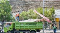 Kolaborasi Bapenda Makassar Tertibkan Reklame yang Tidak Sesuai Ketentuan