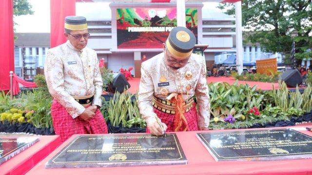 Wakil Bupati Gowa Abd Rauf Malaganni resmikan 18 proyek di Hari Jadi Gowa ke-703 tahun. Foto: Istimewa