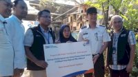 Plt Camat Bontoala Terima Bantuan CSR Alat Pendukung Bank Sampah dari BRI Makassar