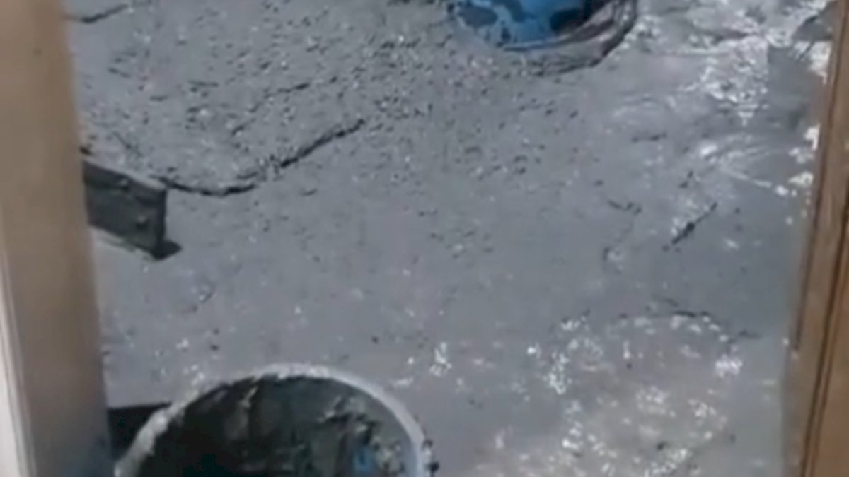 VIDEO: Viral, Semburan Lumpur Muncul di Kamar Warga di Demak