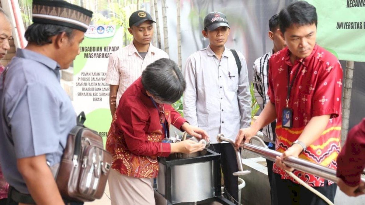 Olah Limbah Sampah Plastik Kemasan Mie Instan Menjadi Bahan Bakar
