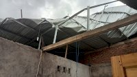10 Atap Rumah di Kelurahan Tamalanrea Indah Kampung Kera-Kera Makassar Rusak Disapu Angin Kencang