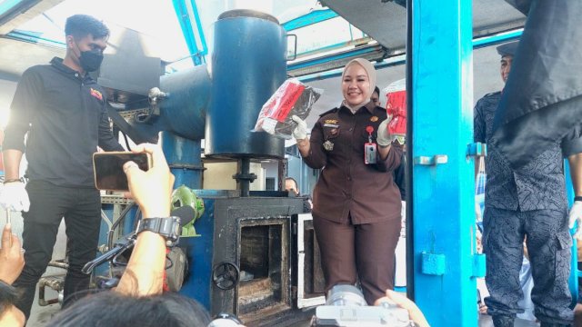 Pemusnahan narkotika oleh BNNP Sulsel. Foto: Andi Baso Mappanyompa/Sulselsatu.com