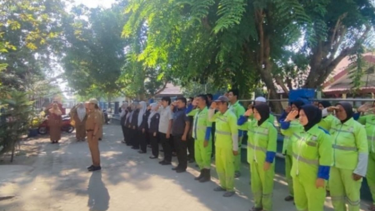 Camat Sangkarrang Ingatkan Kedisiplinan ke Para Staf di Apel Pagi