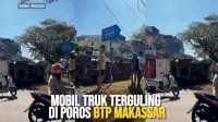 VIDEO: Mobil Truk Terguling di Poros BTP Makassar