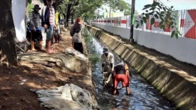 DPU Kota Makassar benahi drainasse sepanjang 8.880 meter. Foto: Istimewa