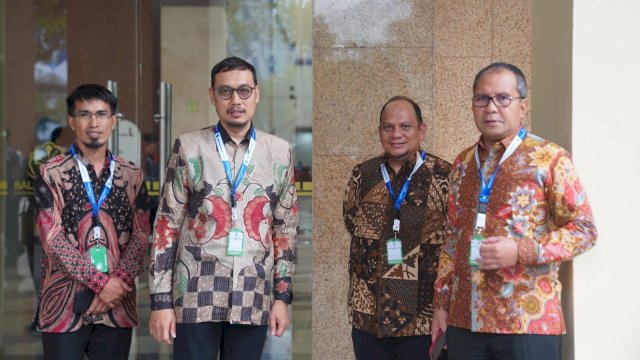 Kepala DPMPTSP Zulkifli Nanda bersama Walikota Makassar Moh Ramdhan Pomanto. Foto istimewa