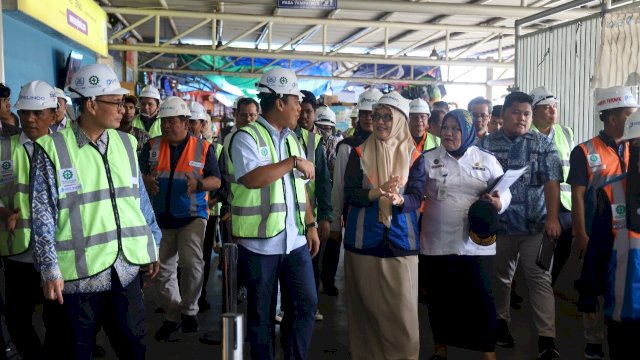 Regional Head 4 Pelindo Enriany Muis saat menerima Kunjungan Kerja (Kunker) Reses Komisi V DPR RI yang membidangi Infrastruktur dan Perhubungan di Ruang Serbaguna Lantai 7 Kantor Pelindo di Makassar. Foto: Istimewa