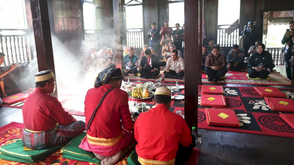 Perkuat Identitas Budaya, Dinas Kebudayaan Kota Makassar Gelar Ritual Appasili
