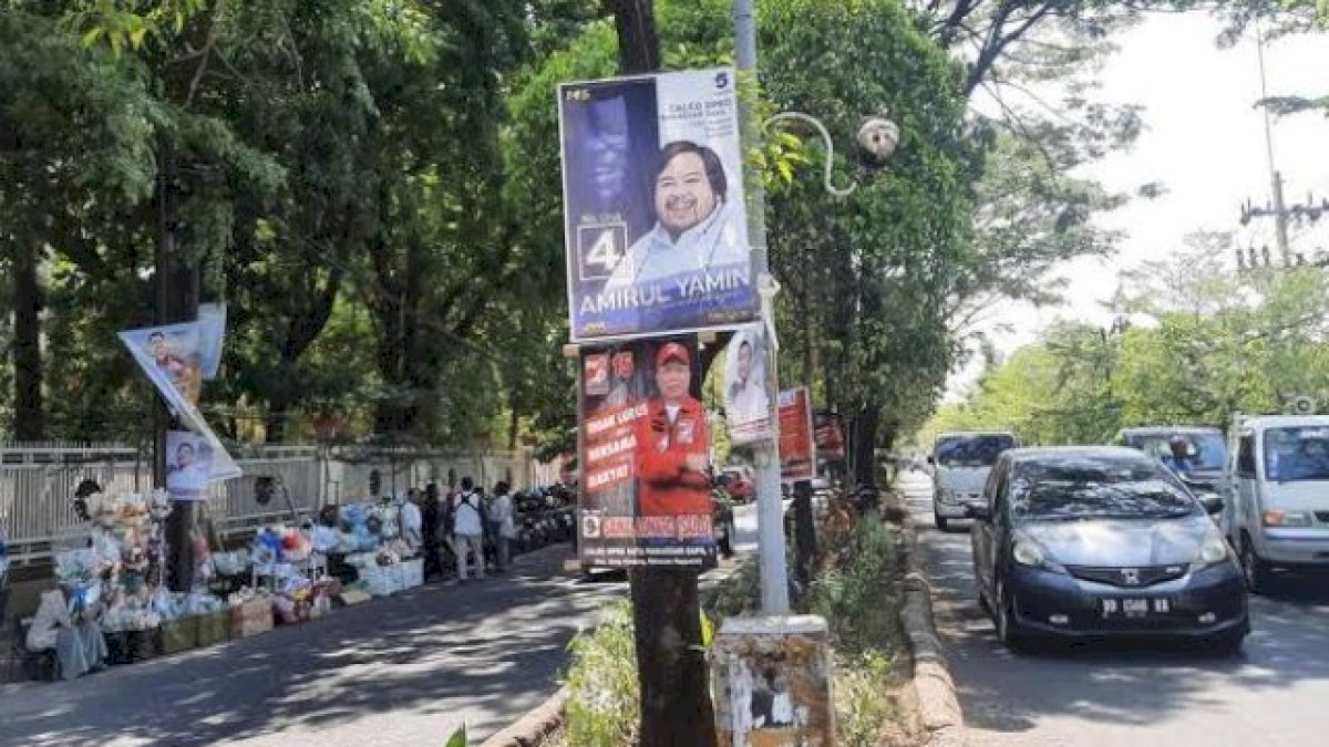 Bapenda Makassar Ingatkan Baliho Caleg tak Langgar Aturan