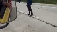 VIDEO: Mobil Presiden Jokowi Berhenti di Pinggir Jalan, Diduga Ban Bocor