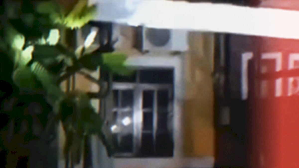 VIDEO: Kepergok Warga, Seorang Maling di Makassar Sembunyi di Atap Rumah