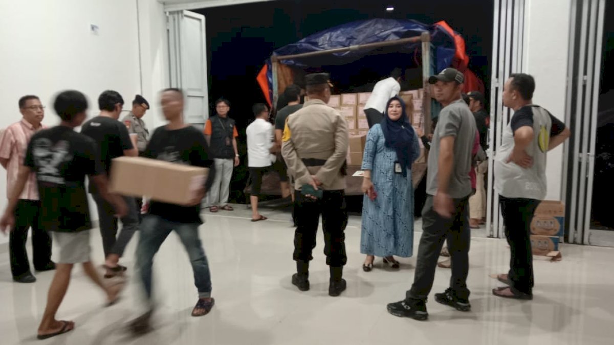 Surat Suara Calon Presiden dan DPD Tiba di Jeneponto