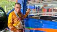 Rektor UNM Serahkan Hibah Mobil Perpustakaan