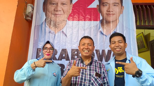 Caleg DPRD Makassar dari Partai Gerindra Syawaluddin Arief bersama tim pemenangan Prabowo-Gibran. Foto/Sulselsatu