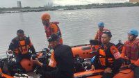 BPBD Bersama Damkar Kota Makassar Perkuat Tim SAR Gabungan, Cari Korban Kapal Terbalik di CPI