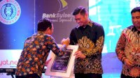 Terbuka dan Aktif Kerja Sama dengan Media, Bupati Adnan Raih SMSI Sulsel Award 2023