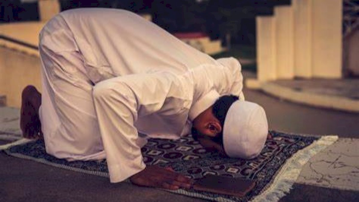 Meski Salat, Inilah Golongan yang Ditolak Amalannya