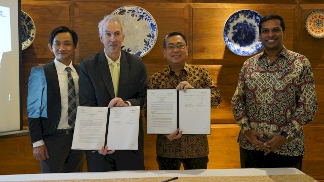 Penandatanganan MoU Smartfren for Business dengan Aviat Networks. Foto: Istimewa