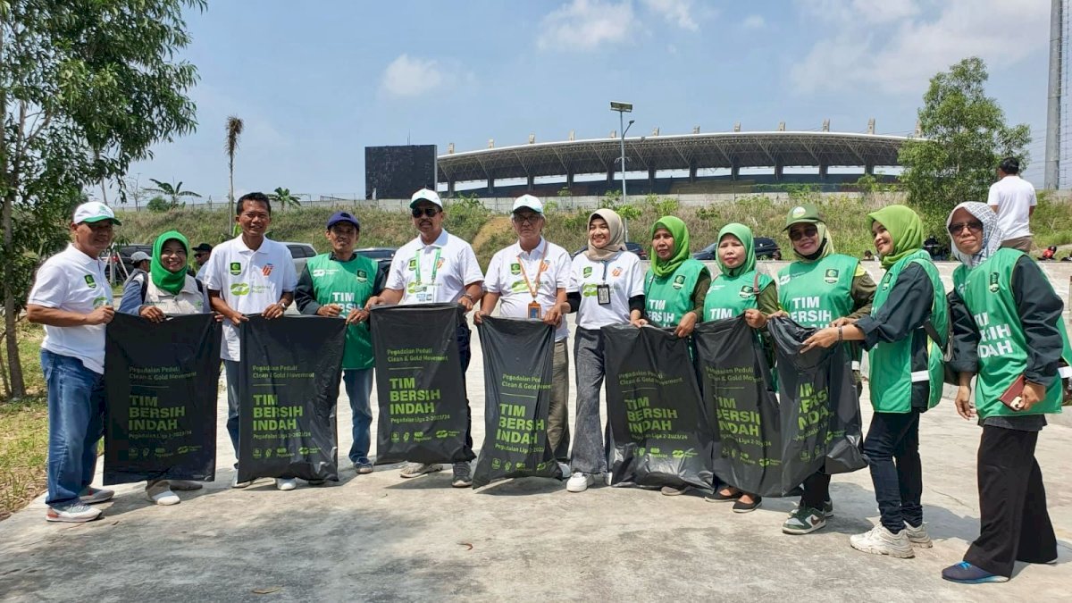 Pegadaian Liga 2 Ajak Pecinta Bola Peduli Lingkungan dan Sosial
