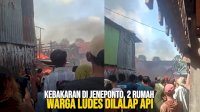 VIDEO: Kebakaran di Jeneponto, 2 Rumah Warga Ludes Dilalap Api