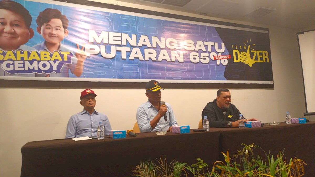 Diminta Siapkan Makanan di GOR Sudiang, Relawan Prabowo-Gibran Bagi-bagi Uang Rp250 Juta ke UMKM