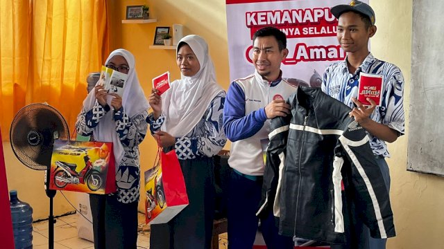 Asmo Sulsel gelar safety riding for high school. Foto: Istimewa
