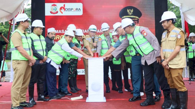 Penandaan peletakan batu pertama revitalisasi Lapangan Karebosi. Foto: Istimewa