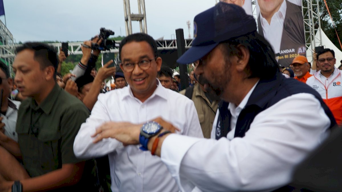 Surya Paloh Gaungkan Semangat Perubahan Saat Kampanye Akbar NasDem Bersama Anies di Parepare