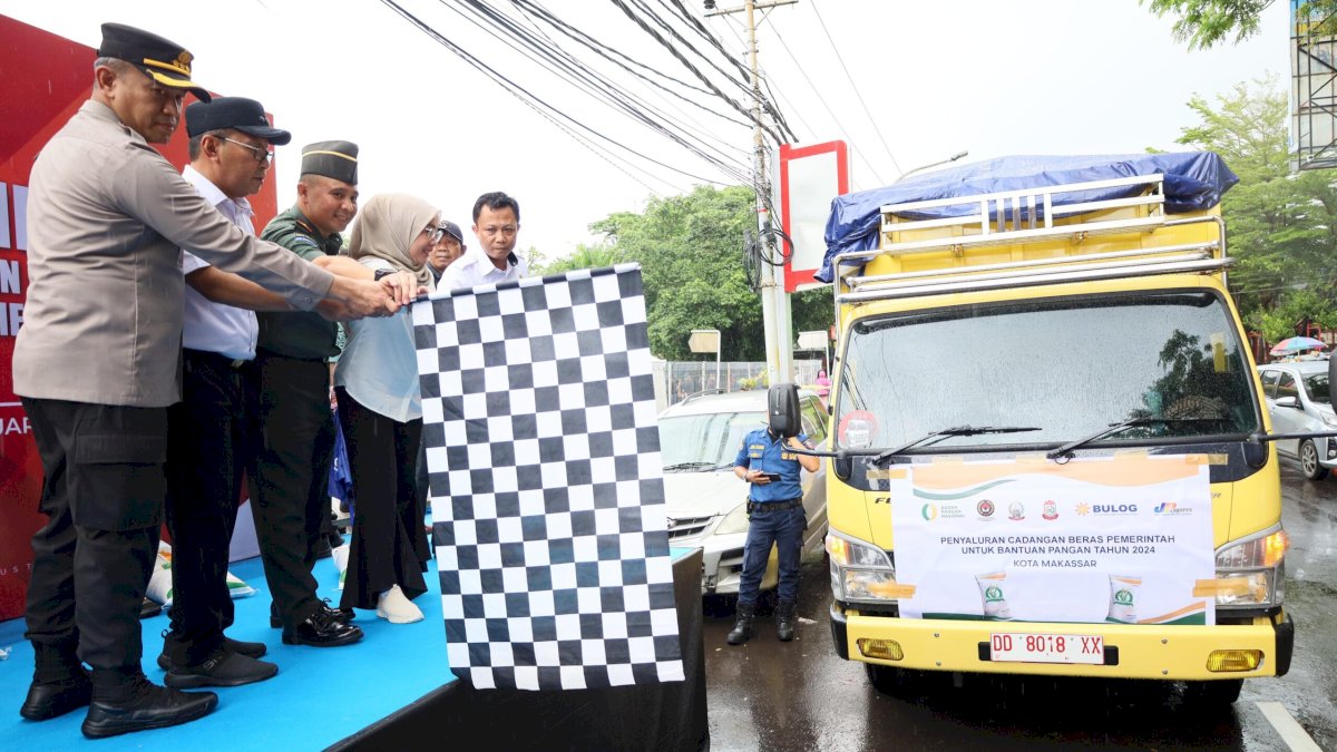 Danny Pomanto Lepas 40 Ton Bantuan Pangan Beras Pemerintah