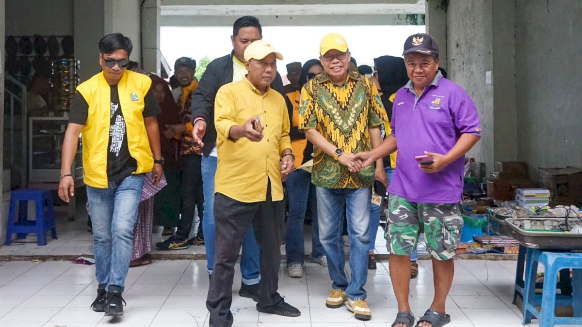 Taufan Pawe Kunjungi Pasar di Pekkae dan Takkalasi Barru, Pedagang Siap Menangkan ke Senayan