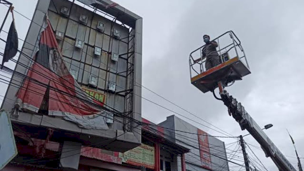 DLH Siapkan Armada Bantu Bawaslu Makassar Turunkan APK