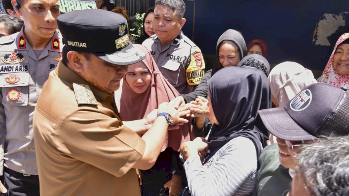 Turut Berbelasungkawa, Pj Gubernur Sulsel Silaturahmi ke Keluarga Petugas KPPS yang Meninggal Dunia