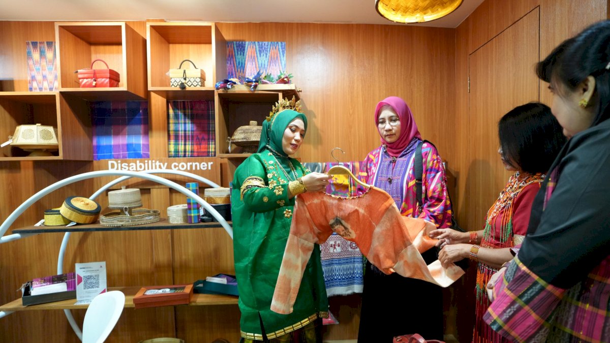 Kembali Berpartisipasi di Inacraft, Dekranasda Sulsel Pamerkan Kerajinan Karya Penyandang Disabilitas