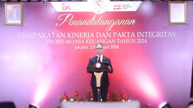 Ketua Dewan Komisioner OJK Mahendra Siregar dalam acara Penandatanganan Kesepakatan Kinerja dan Pakta Integritas. Foto: Istimewa