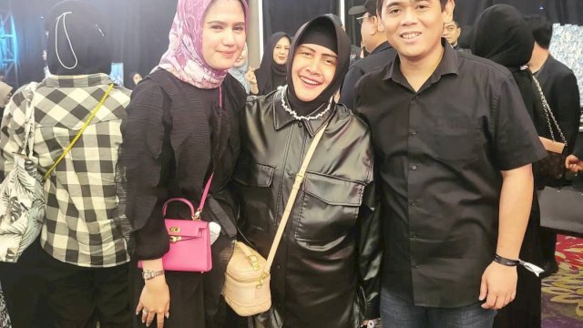 Sekretaris DPC PPP Makassar Rahmat Taqwa Qurais bersama Indira Jusuf Ismail (tengah). Ist