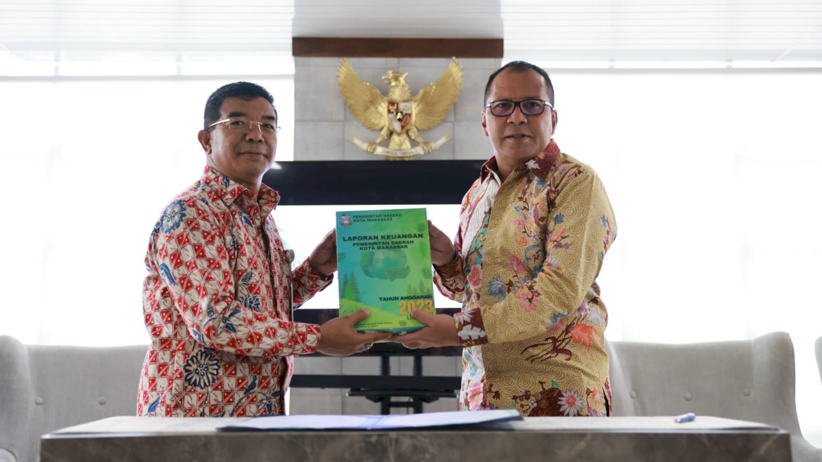 Pemkot Makassar Serahkan Laporan Keuangan Tahun 2023 kepada BPK