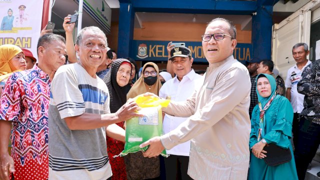 Wali Kota Makassar Moh Ramdhan Pomanto bersama Pj Gubernur Sulsel Bahtiar Baharuddin meninjau GPM di sejumlah titik di Kota Makassar. Foto: Istimewa