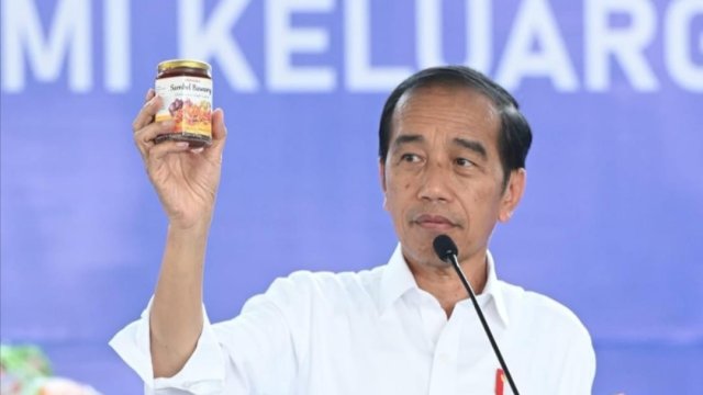 Sambal Lontara saat dipromosikan Presiden Joko Widodo saat berkunjung ke Kabupaten Maros. Foto: Dokumen pribadi PT Lontara Jaya Nusantara