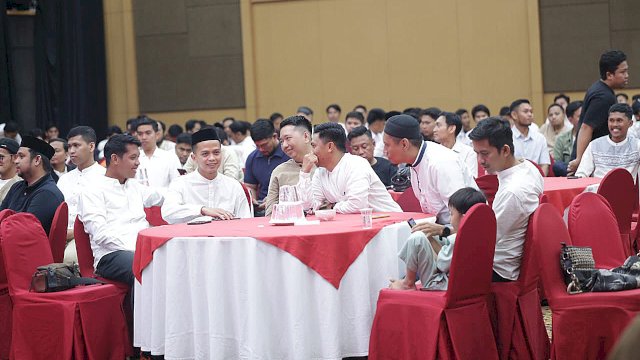 Member TDA Makassar saat buka puasa bersama. Foto: Istimewa