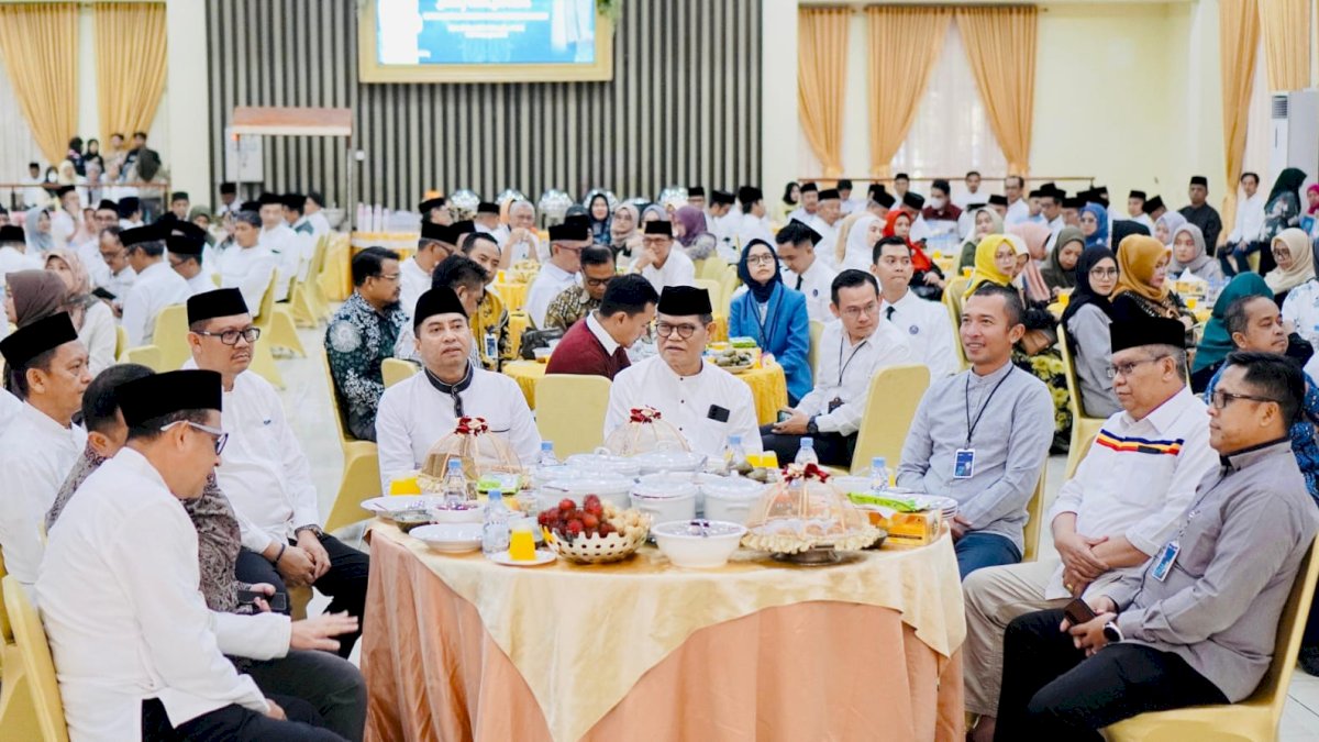 Buka Puasa Bersama Civitas Akademika, Rektor UNM: Mari Jalin Persaudaraan dan Kebersamaan