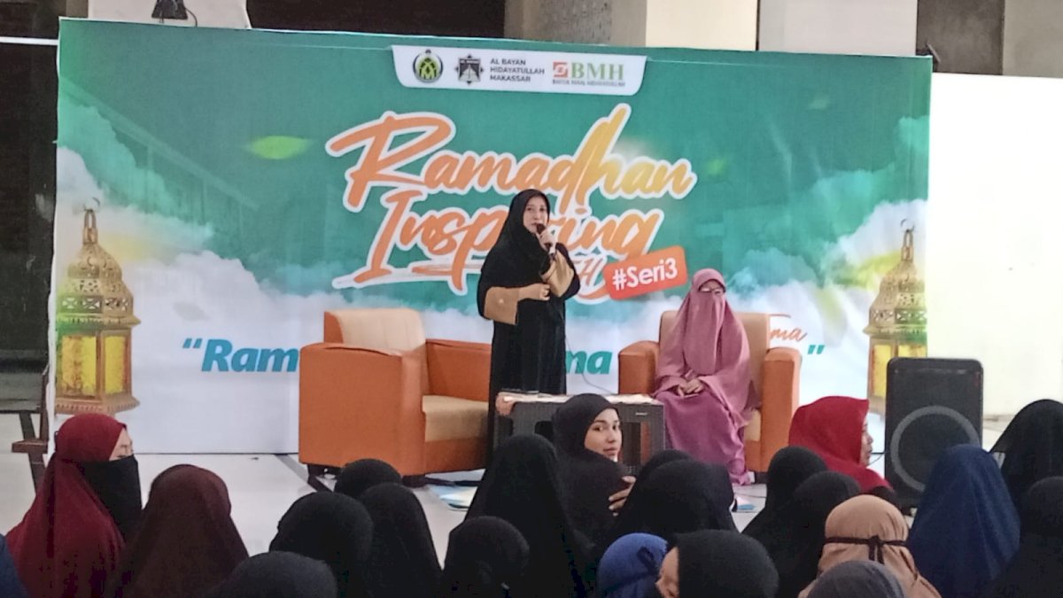 Meity Rahmatia Siapkan Hadiah Umrah Bagi Santri Pesantren Al Bayan Penghafal 30 Jus
