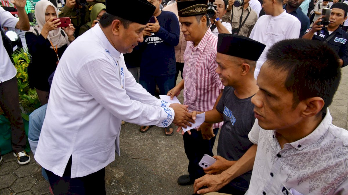 Gerakan Ramadan Berbagi Bahagia Dihadiri Puluhan Ribu Warga di Bone