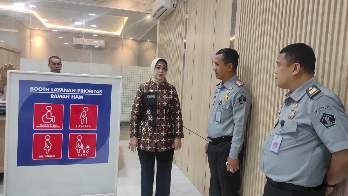Ditjen HAM Bersama Kanwil Kemenkumham Sulsel Monitoring Pelayanan Publik Berbasis HAM di 5 UPT se-Makassar dan Maros