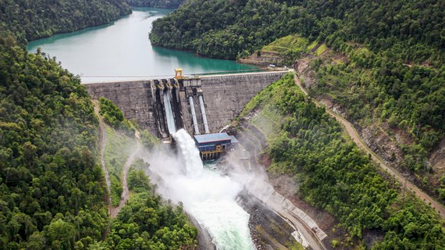 Bendungan Balambano yang menghasilkan energi listrik untuk operasional PT Vale. Foto: Istimewa