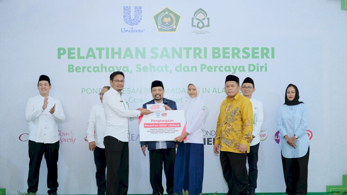 Aksi Cantik Bersama Sunsilk, Citra dan Glow &amp; Lovely Libatkan 1.500 Santri di Makassar