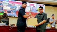 Penyerahan Dokumen RPJPD Luwu Timur Tahun 2025-2045 oleh Wakil Bupati kepada DPRD