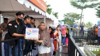 BRI Group Bagi 2.768 Paket kepada Masyarakat dan Anak Yatim di Makassar